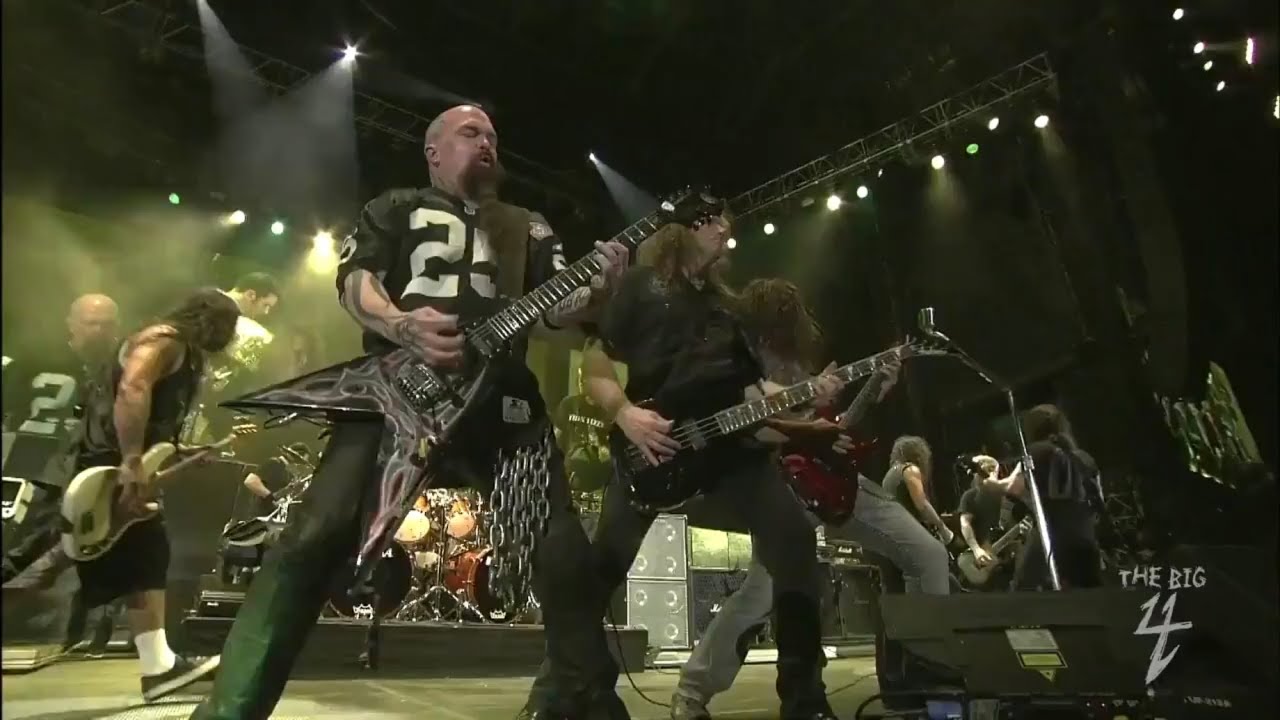 Metallica - Overkill (Live at Yankee Stadium- Bronx, New York - September 14, 2011)