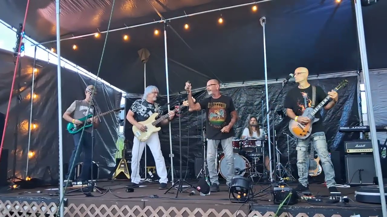 Thrashomatix performs  powerslave by Iron Maiden 